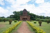 Visiter les temples de la ville 