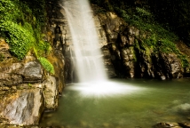 Chute d'eau de Banjhakri 