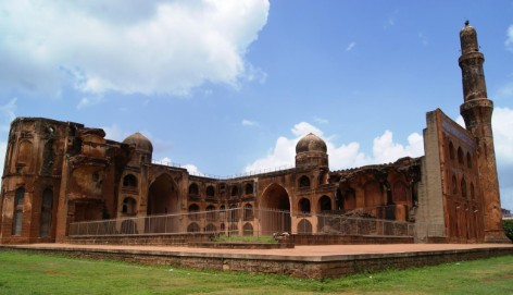 mahmud gawan madrasa