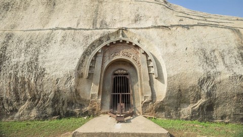 Барабарские пещеры 