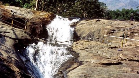 Chutes d'eau de Kumbakkarai 