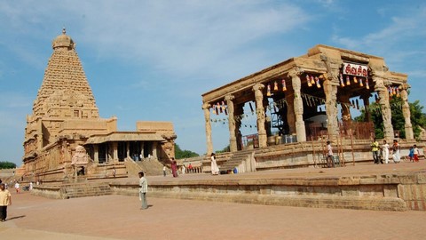 Temple de Brihadeeswarar / Temple de Peruvudaiyar Kovil 